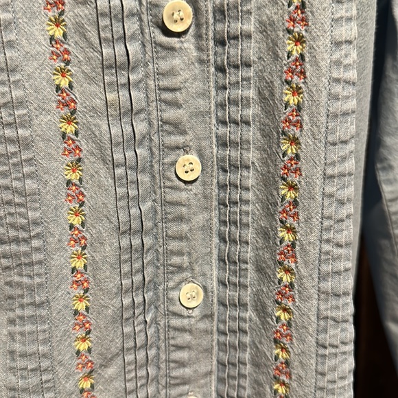 Bushwacker Denim Button Down Blouse Flower Embroidery Women’s M - Picture 3 of 4